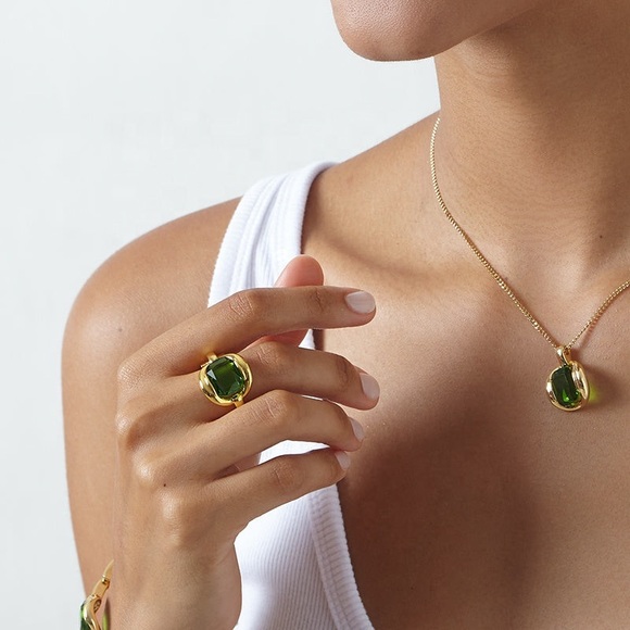 18K Gold Plated Swarovski Crystal Necklace*Green Emerald Necklace*CZ*ML - Picture 2 of 5